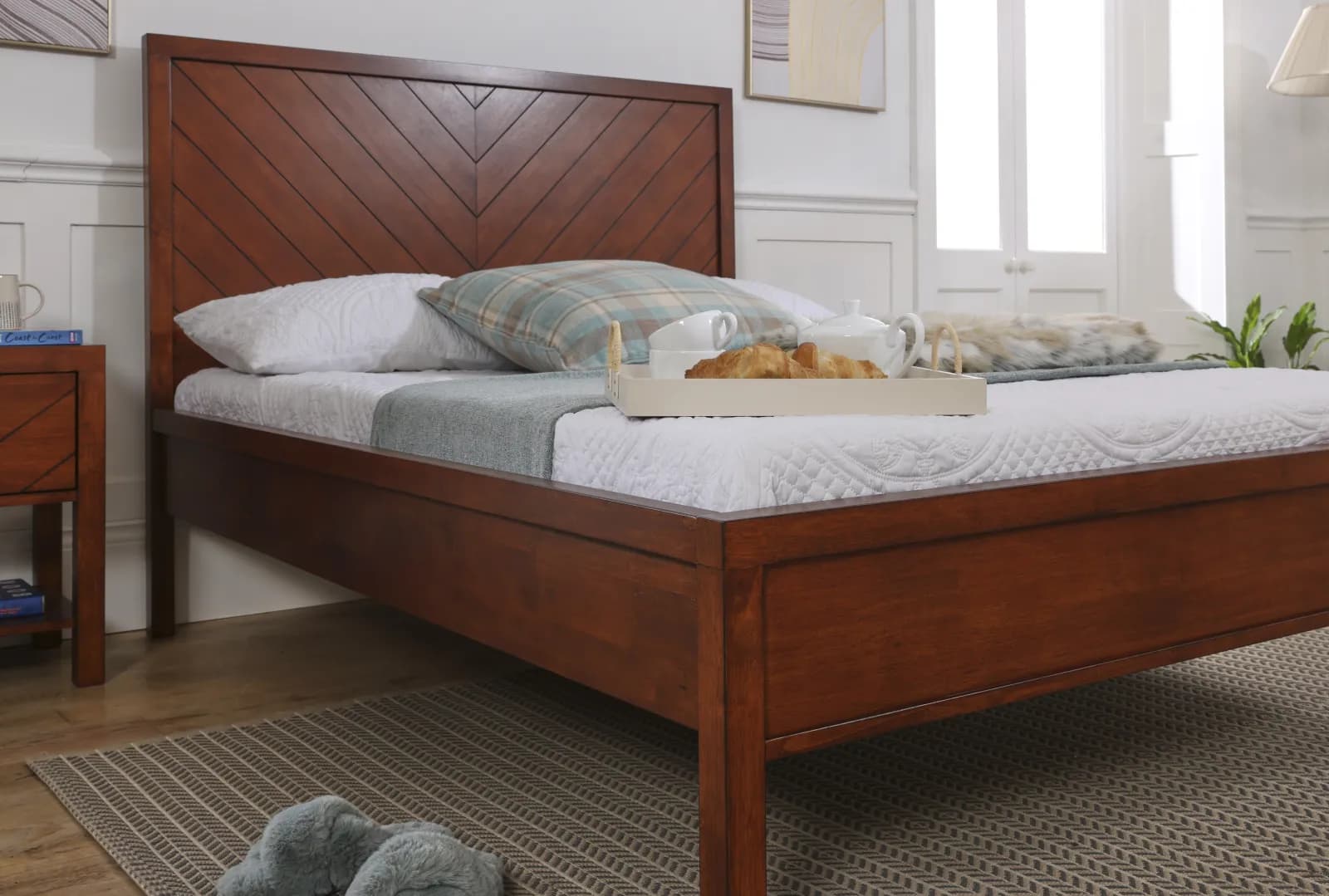 Maya Bed Detail